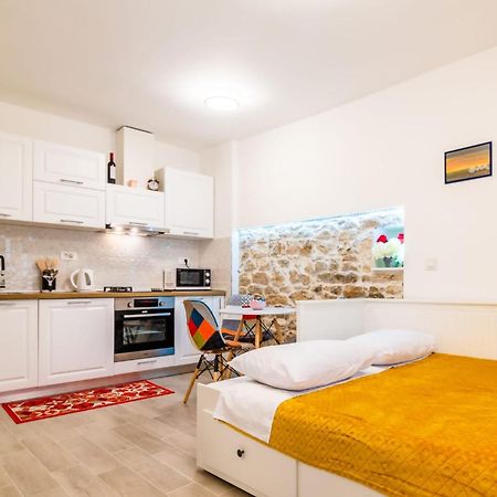 Studio Apartman Mirela Kastel Stafilic Каштела Экстерьер фото
