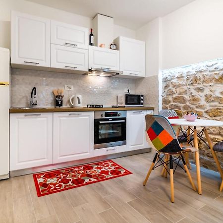 Studio Apartman Mirela Kastel Stafilic Каштела Экстерьер фото