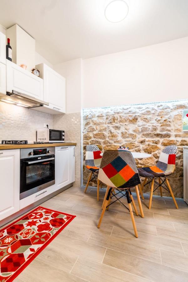 Studio Apartman Mirela Kastel Stafilic Каштела Экстерьер фото