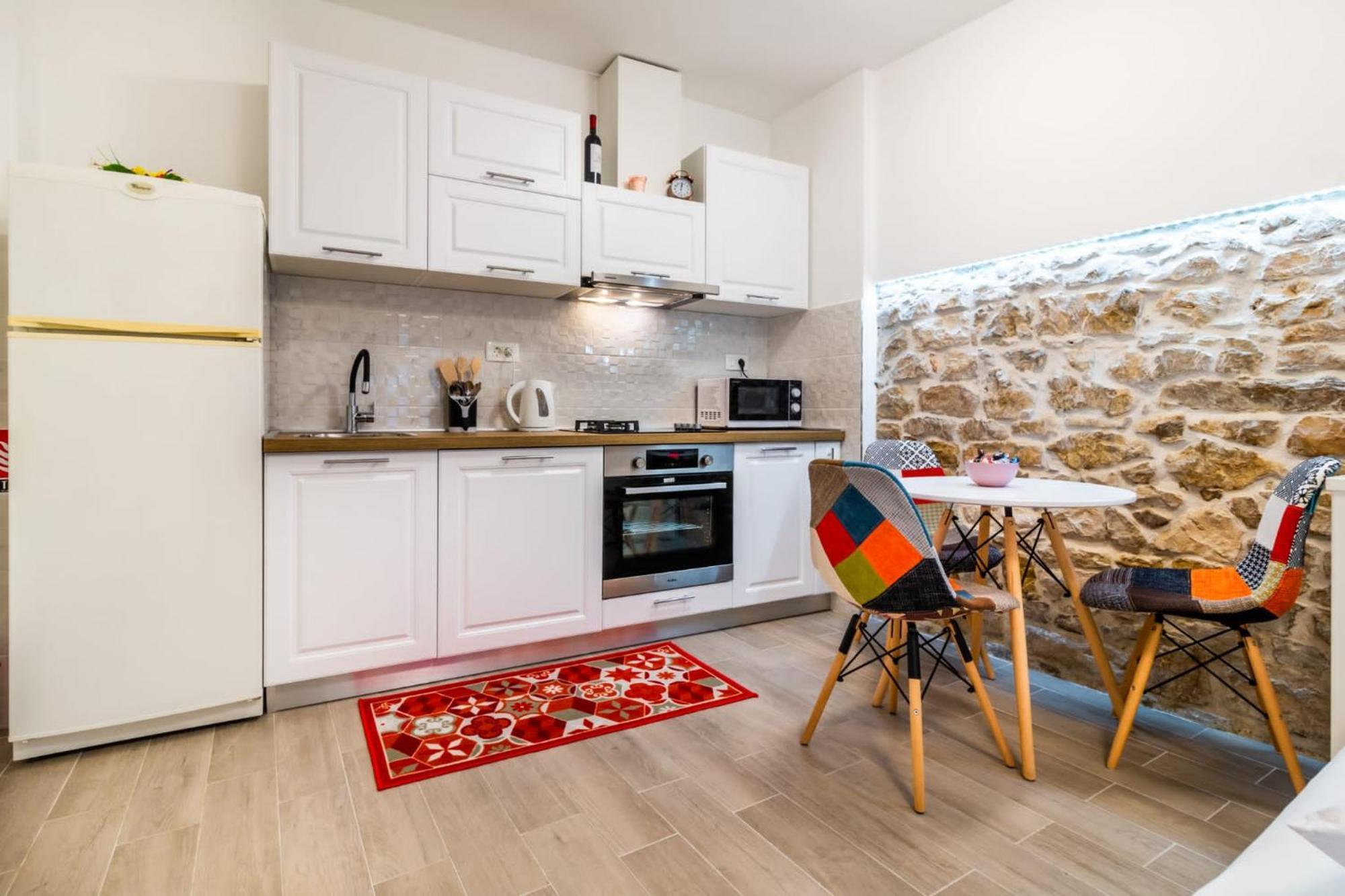Studio Apartman Mirela Kastel Stafilic Каштела Экстерьер фото